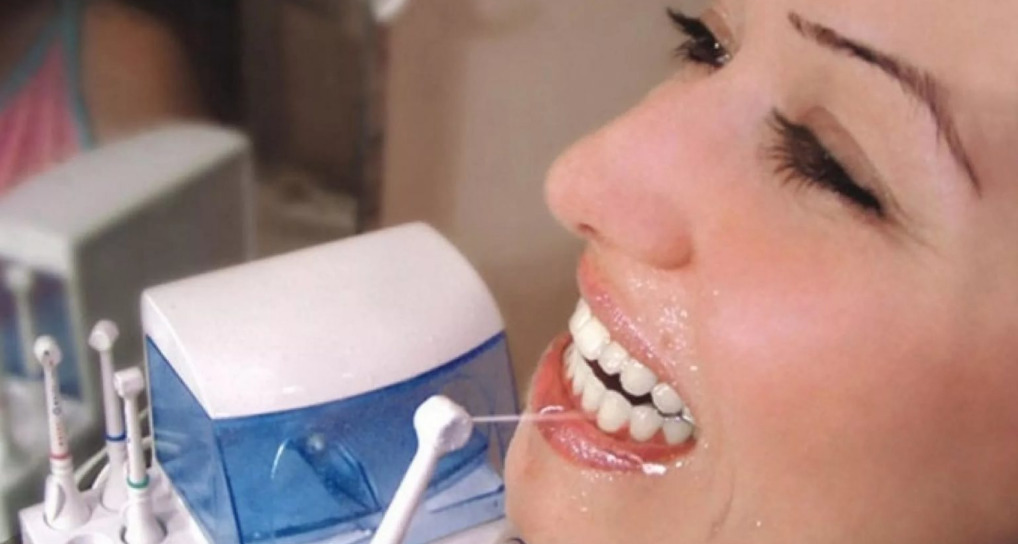 как правильно пользоваться ирригатором для чистки зубов видео
